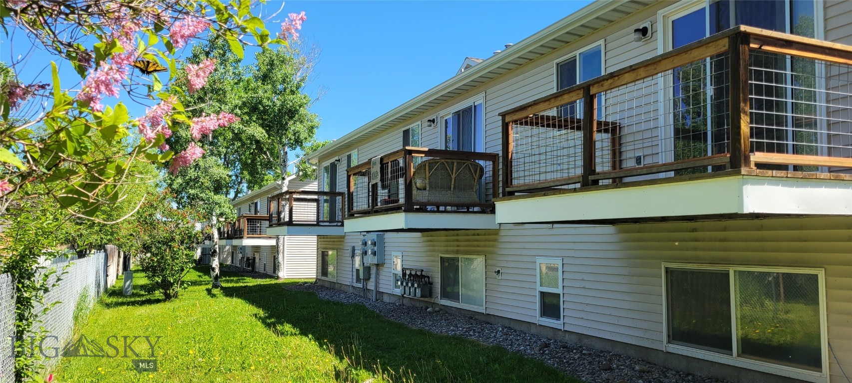 209 Showplace