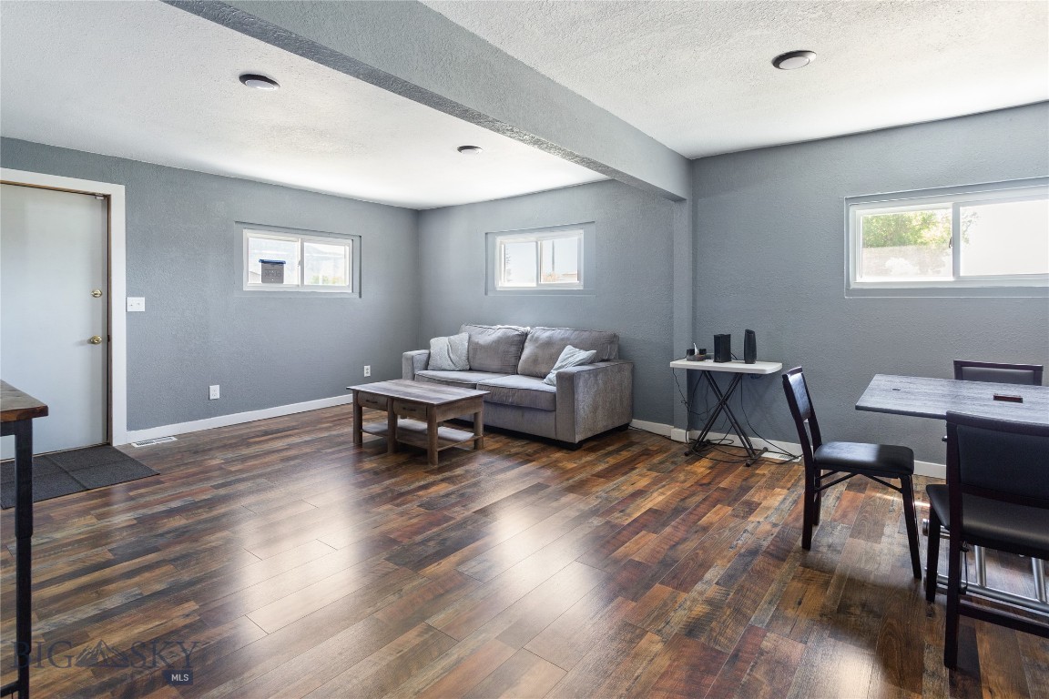 4053 Wynne