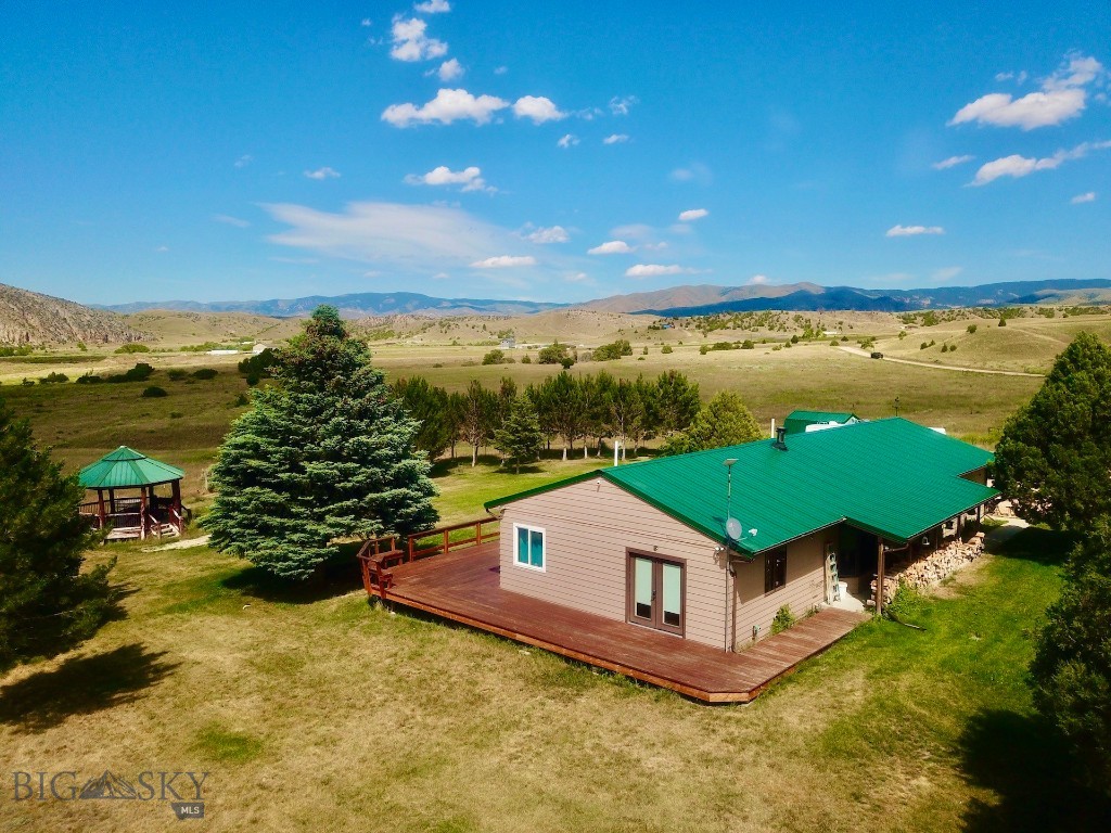 18711 Crystal Mountain Road Ranch