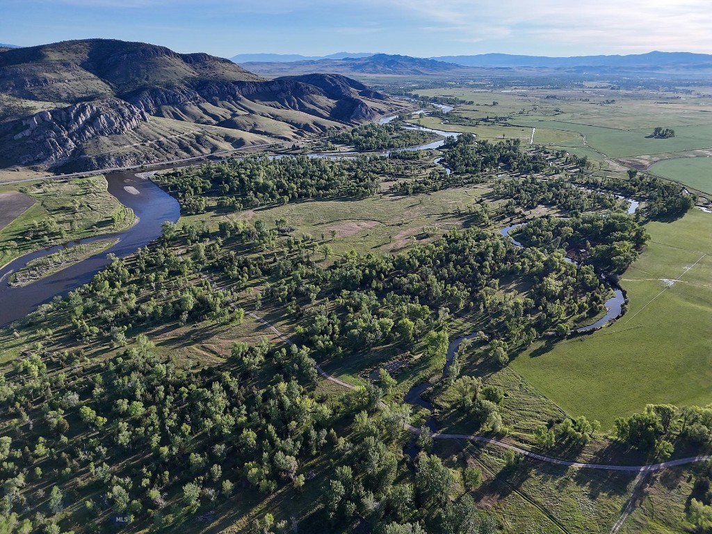 5211 Old Yellowstone Trail, Three Forks