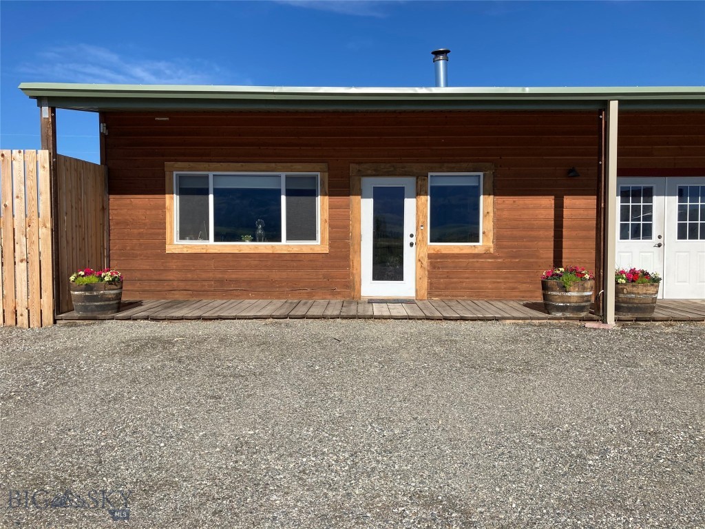 1 Caledonia, Livingston